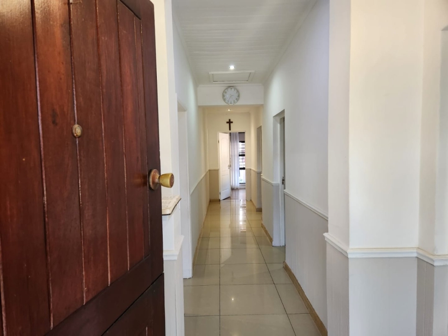 5 Bedroom Property for Sale in Bodorp Western Cape